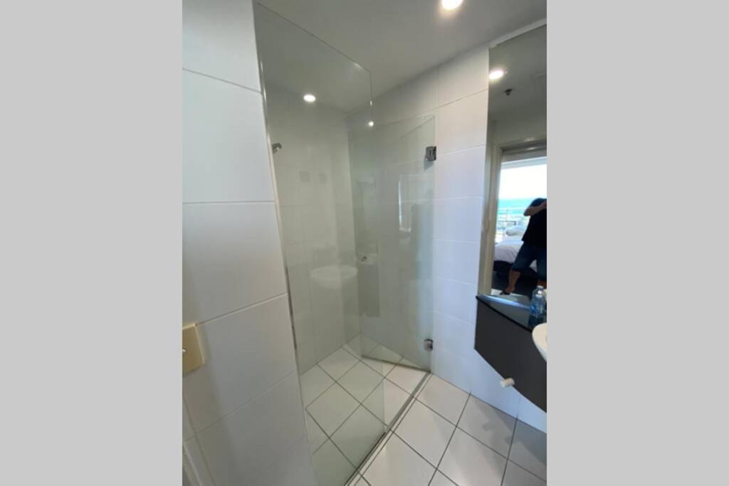 Ocean Bliss - Top Floor Beachfront Studio With Amazing Views ! Маркула Экстерьер фото
